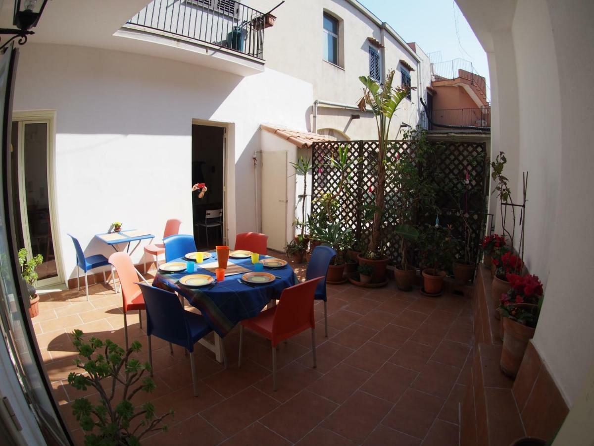 Casa Felice Nel Centro Storico, Ascensore E Terrazzo Catania Kültér fotó